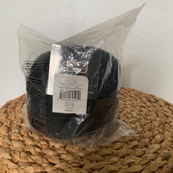 Gorilla Grip Travel Neck Pillow, Memory Foam Airplane Pillow, Turquoise - Picture 5 of 6